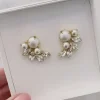 Caroline Svedbom Örhängen-Electra Earrings/Pearl + Crystal
