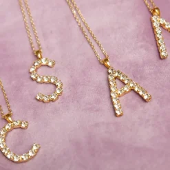Caroline Svedbom Halsband-Letter Necklace A/Crystal