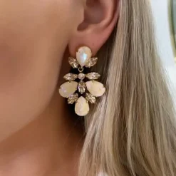 Caroline Svedbom Örhängen-Selene Earrings/Ivory Cream Delite
